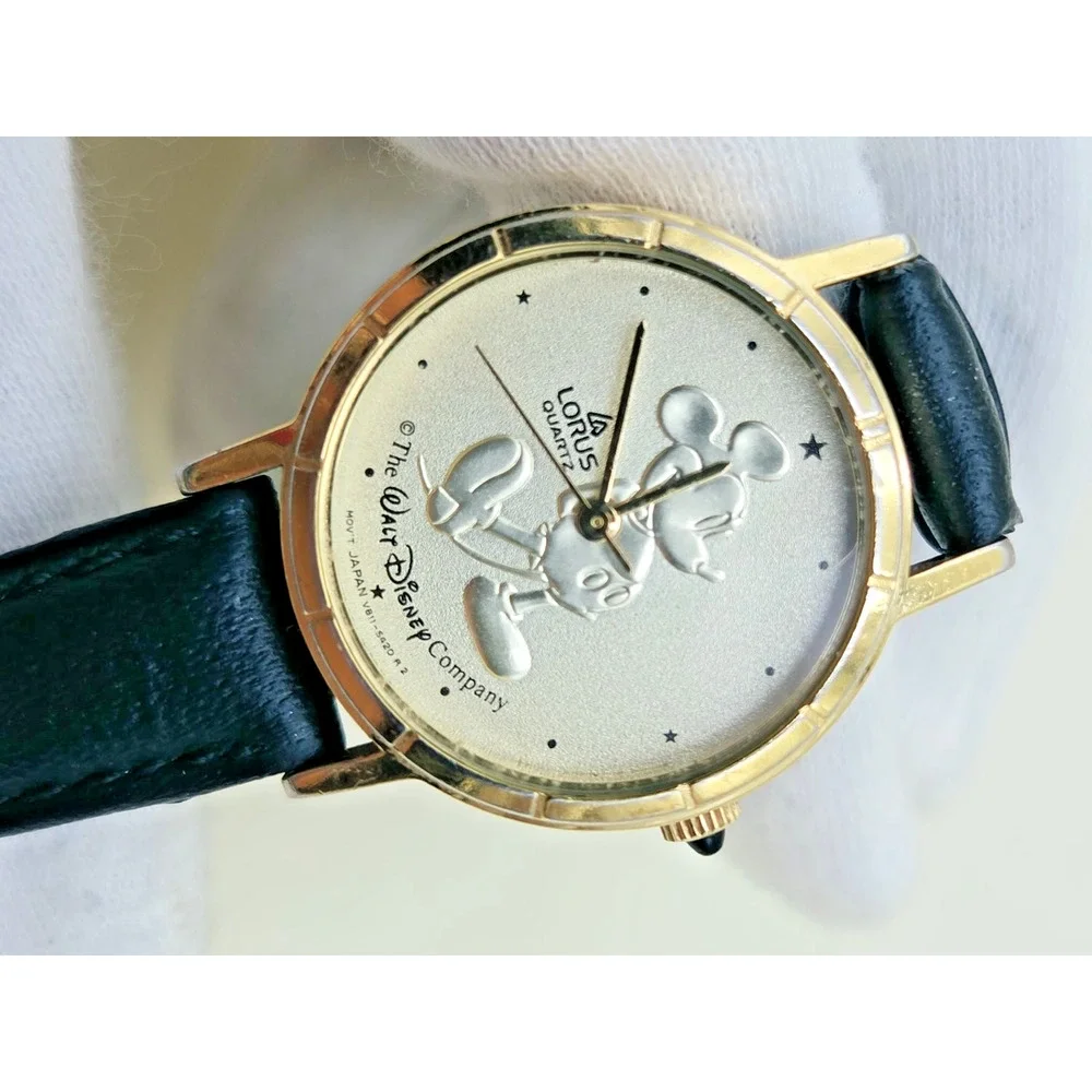 Lorus V811-5420R2 Disney Mickey Mouse Quartz Wristwatch Small Case VTG